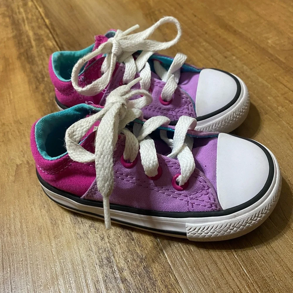 Converse All Star children’s purple & pink Shoes size 5